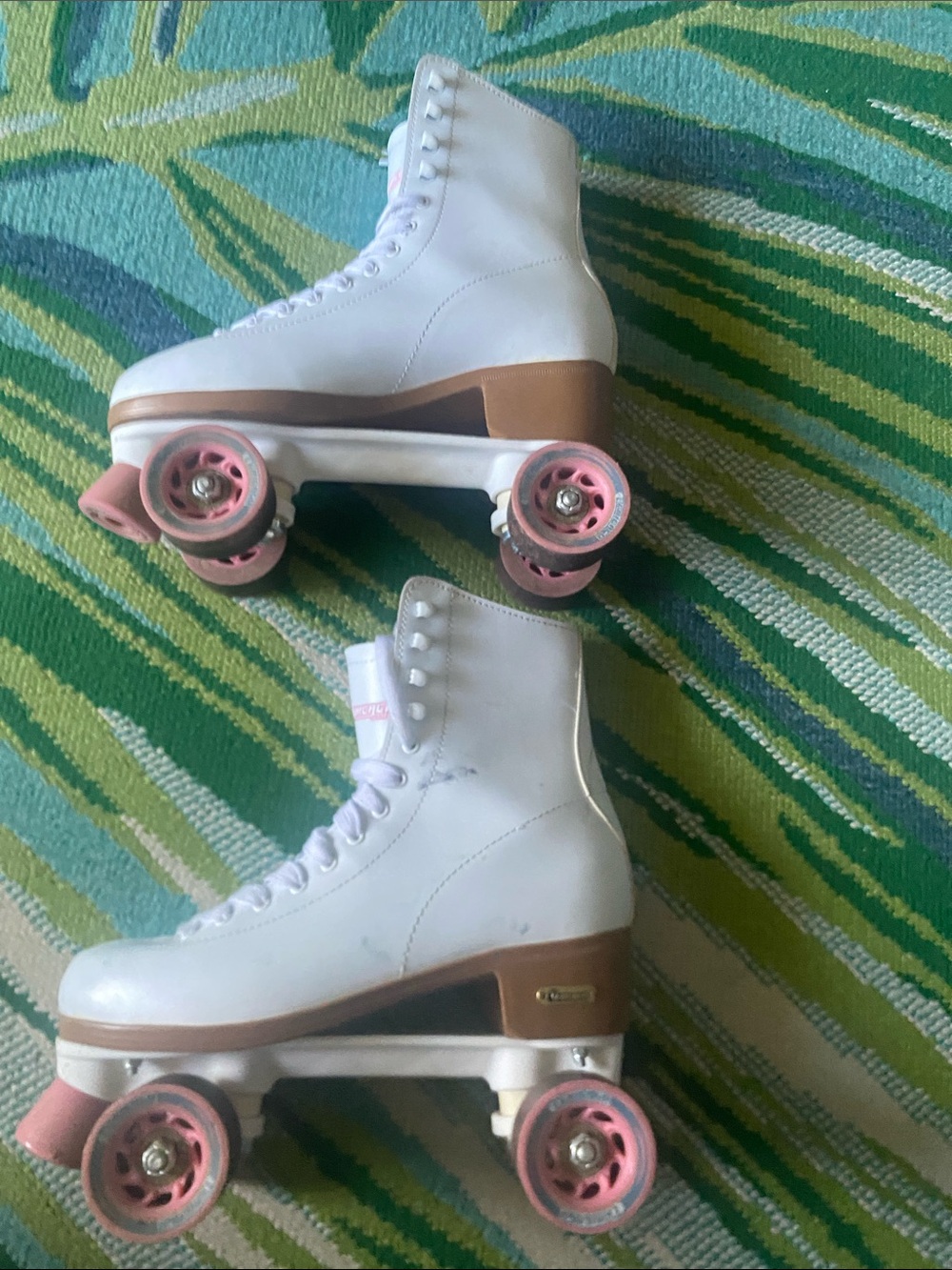 Chicago Skates White Leather Quad Roller Skates with Pink Wheels Womens Size 9